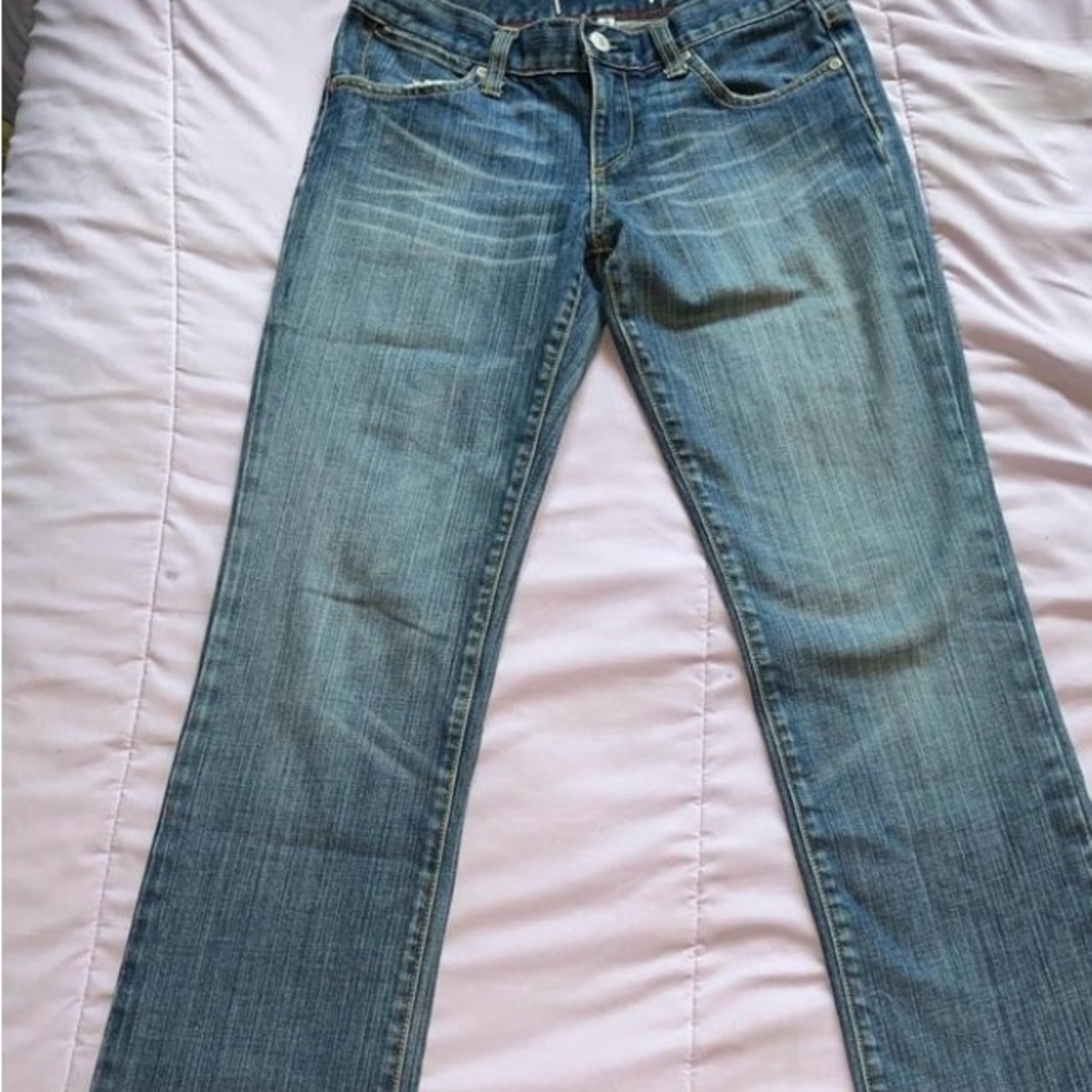 Low-rise straight leg jeans